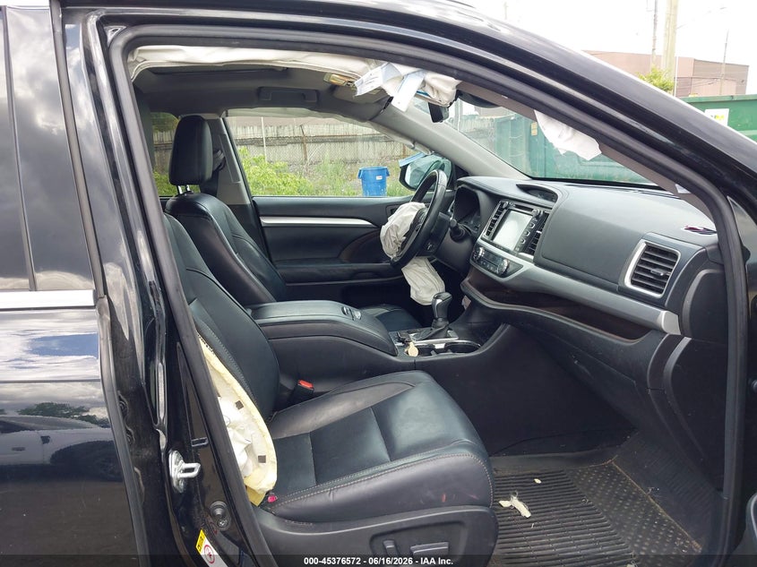 2017 Toyota Highlander VIN 5TDJZRFH0HS475099 IAAI salvage auction — LEFT FRONT, Clear (Michigan), sold $10,425 on 2026-07-23 (photo 5)