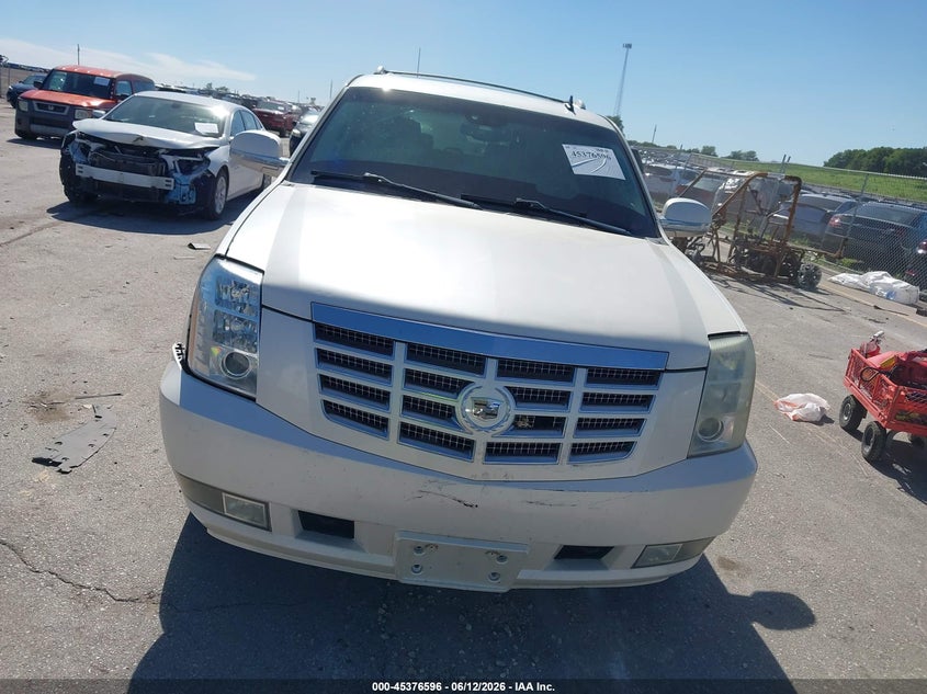 2009 Cadillac Escalade esv VIN 1GYFK26289R121077 IAAI salvage auction — NORMAL WEAR, Regular Certificate (Iowa), sold $675 on 2026-07-21 (photo 6)