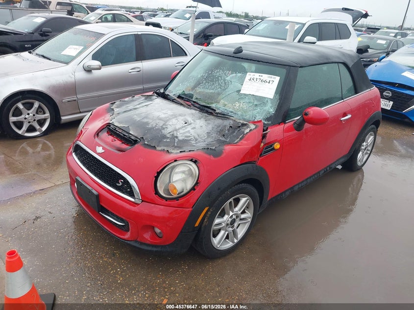 2011 Mini Cooper VIN WMWZN3C5XBT133140 IAAI salvage auction — ENGINE BURN, Salvage (Texas), sold $150 on 2026-08-18 (photo 2)