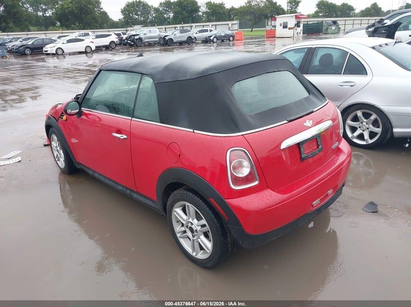 2011 Mini Cooper VIN WMWZN3C5XBT133140 IAAI salvage auction — ENGINE BURN, Salvage (Texas), sold $150 on 2026-08-18 (photo 3)