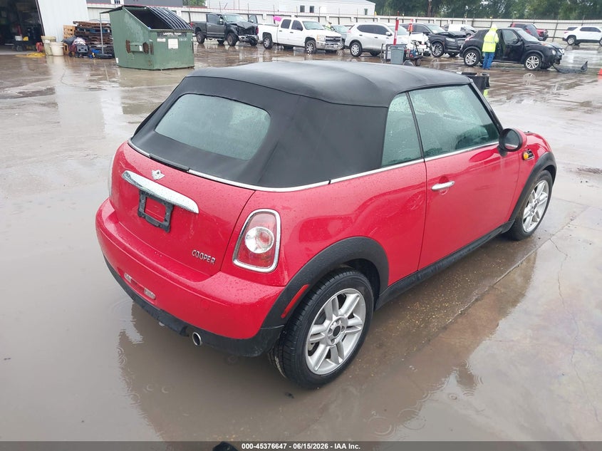 2011 Mini Cooper VIN WMWZN3C5XBT133140 IAAI salvage auction — ENGINE BURN, Salvage (Texas), sold $150 on 2026-08-18 (photo 4)