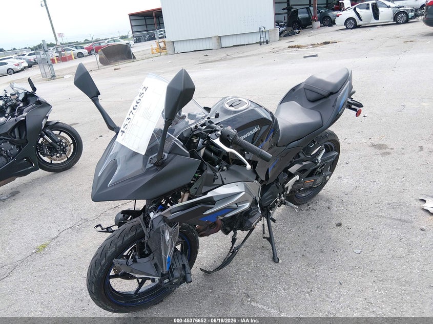 2025 Kawasaki Ninja VIN ML5EXGJ19SDA45769 IAAI salvage auction — FRONT END, Salvage (Missouri), sold $800 on 2026-07-29 (photo 2)
