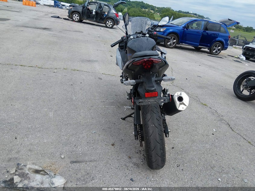 2025 Kawasaki Ninja VIN ML5EXGJ19SDA45769 IAAI salvage auction — FRONT END, Salvage (Missouri), sold $800 on 2026-07-29 (photo 6)