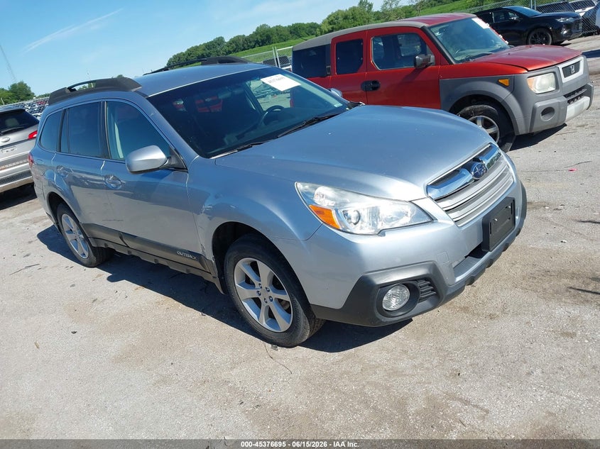 2013 Subaru Outback VIN 4S4BRBCC4D3297404 IAAI salvage auction — FRONT & REAR, Salvage Title, sold $500 on 2026-07-28 (photo 1)
