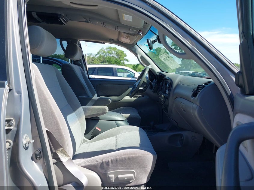 2002 Toyota Sequoia VIN 5TDBT44A62S073478 IAAI salvage auction — NORMAL WEAR, Regular Certificate (Iowa), sold $600 on 2026-07-14 (photo 5)
