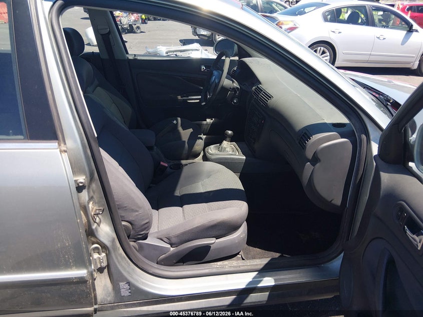 2005 Volkswagen Passat VIN WVWDD63B15E026929 IAAI salvage auction — UNDERCARRIAGE, Salvage (Missouri), sold $300 on 2026-07-21 (photo 5)