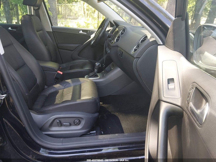 2017 Volkswagen Tiguan VIN WVGUV7AX9HK020248 IAAI salvage auction — FRONT END, Salvage Title, sold $3,350 on 2026-07-25 (photo 5)