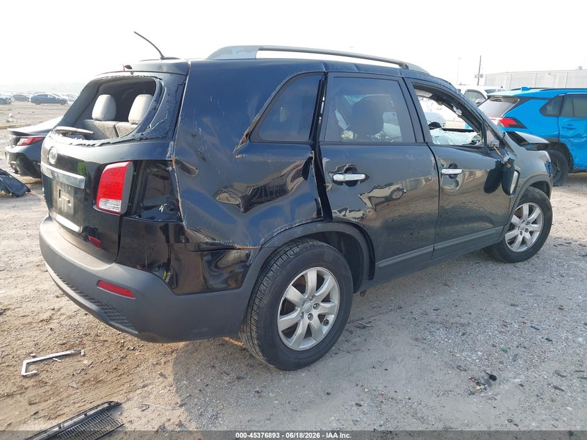 2012 Kia Sorento VIN 5XYKT4A21CG286978 IAAI salvage auction — ROLLOVER, Non-Repairable (Texas), sold $275 on 2026-07-23 (photo 4)