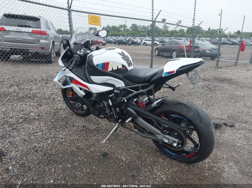 2025 BMW S 1000 VIN WB10P2309S6L61047 IAAI salvage auction — RIGHT SIDE, Salvage (Illinois), sold $11,400 on 2026-07-21 (photo 3)