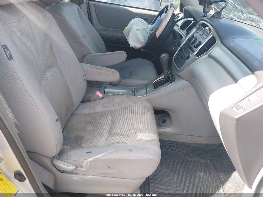 2004 Toyota Highlander VIN JTEEP21A540056375 IAAI salvage auction — FRONT END, Clear (Massachusetts), sold $775 on 2026-07-24 (photo 5)