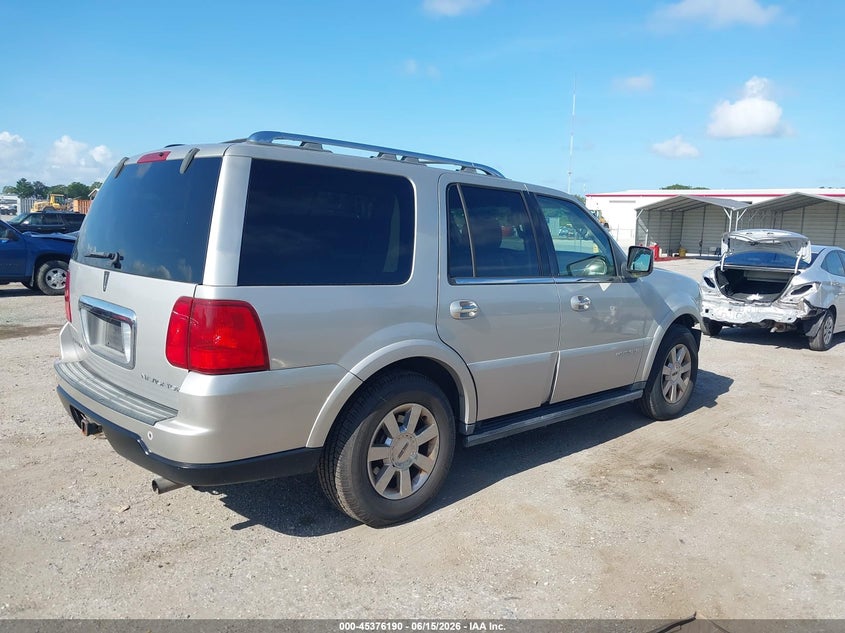 2005 Lincoln Navigator VIN 5LMFU27535LJ17405 IAAI salvage auction — FRONT END, Rebuildable (Florida), sold $475 on 2026-07-10 (photo 4)