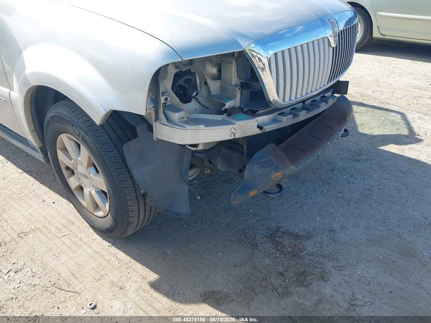 2005 Lincoln Navigator VIN 5LMFU27535LJ17405 IAAI salvage auction — FRONT END, Rebuildable (Florida), sold $475 on 2026-07-10 (photo 6)