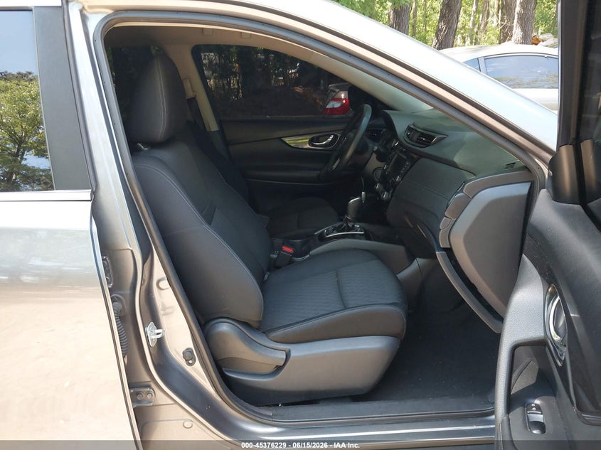 2019 Nissan Rogue VIN KNMAT2MT0KP504781 IAAI salvage auction — REAR END, Salvage (Virginia), sold $1,525 on 2026-07-07 (photo 5)