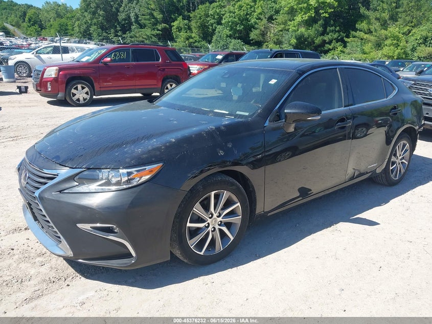 2018 Lexus ES VIN JTHBW1GG4J2183035 IAAI salvage auction — REAR END, Clear (Wisconsin), sold $8,100 on 2026-07-15 (photo 2)