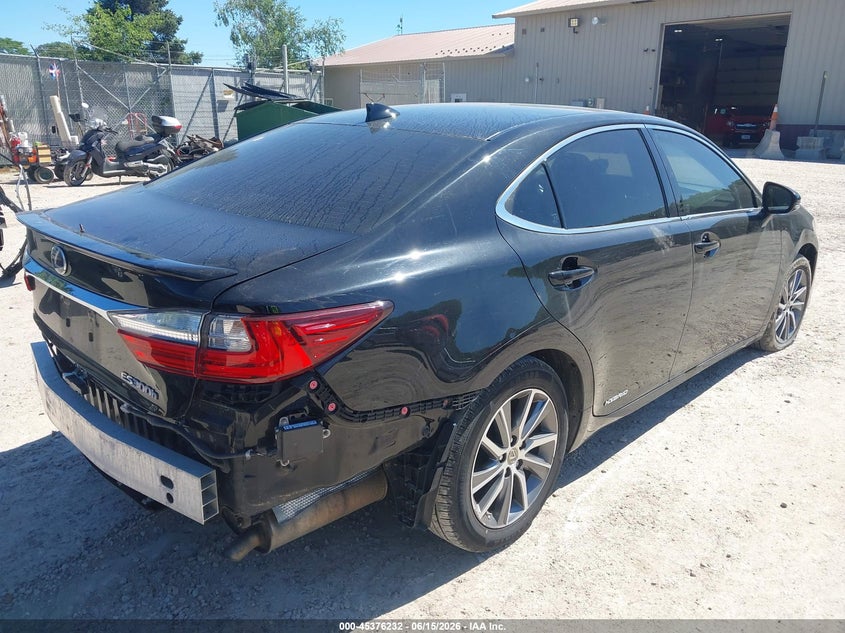 2018 Lexus ES VIN JTHBW1GG4J2183035 IAAI salvage auction — REAR END, Clear (Wisconsin), sold $8,100 on 2026-07-15 (photo 4)