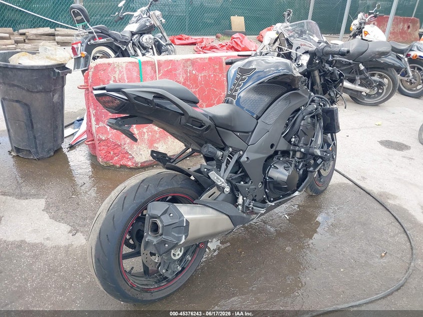 2024 Kawasaki Zx VIN JKBZXVK1XRA047913 IAAI salvage auction — SIDE, Salvage - Greater Than 75% (Maryland), sold $3,450 on 2026-07-14 (photo 4)