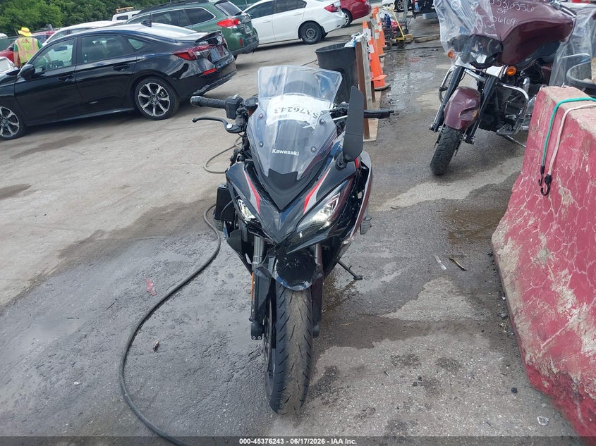2024 Kawasaki Zx VIN JKBZXVK1XRA047913 IAAI salvage auction — SIDE, Salvage - Greater Than 75% (Maryland), sold $3,450 on 2026-07-14 (photo 5)