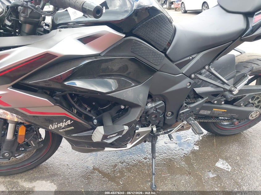 2024 Kawasaki Zx VIN JKBZXVK1XRA047913 IAAI salvage auction — SIDE, Salvage - Greater Than 75% (Maryland), sold $3,450 on 2026-07-14 (photo 9)