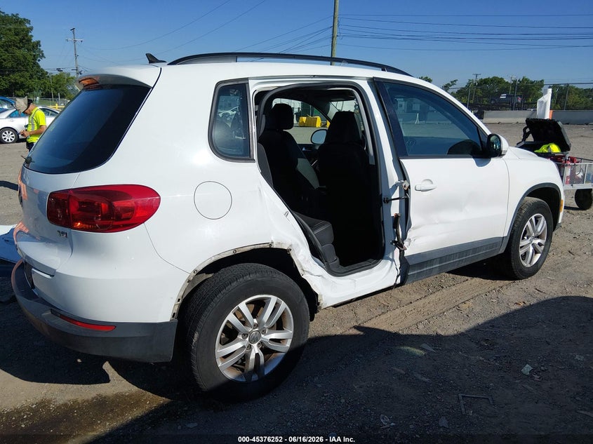 2017 Volkswagen Tiguan VIN WVGAV7AX6HK009307 IAAI salvage auction — RIGHT SIDE, Salvage (Tennessee), sold $1,000 on 2026-07-30 (photo 4)