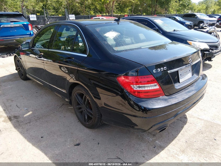 2012 Mercedes-benz C-klasse VIN WDDGF8BB1CA696589 IAAI salvage auction — FRONT END, Salvage (Kansas), sold $1,575 on 2026-07-15 (photo 3)