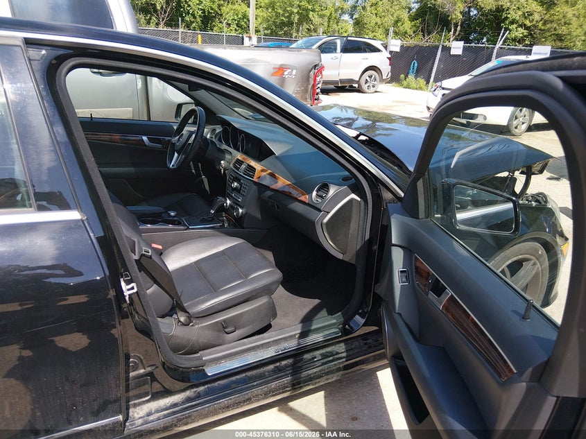 2012 Mercedes-benz C-klasse VIN WDDGF8BB1CA696589 IAAI salvage auction — FRONT END, Salvage (Kansas), sold $1,575 on 2026-07-15 (photo 5)