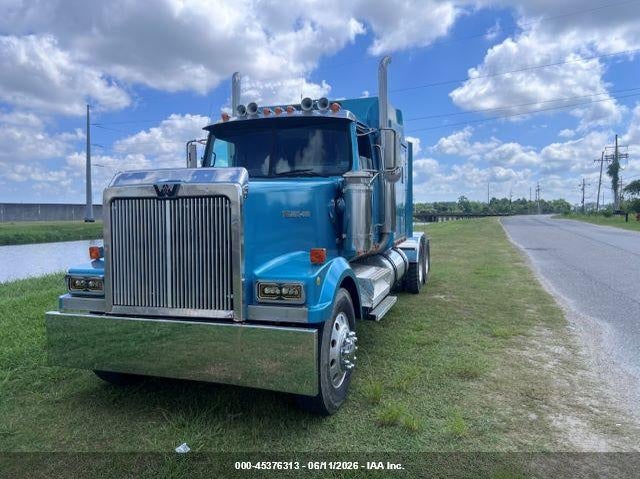 1998 Western star/auto car Conventional VIN 2WKEDDCK1WK949273 IAAI salvage auction — NORMAL WEAR, Clear (Louisiana), sold $3,700 on 2026-07-22 (photo 2)