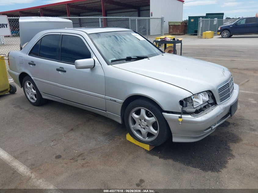 2000 Mercedes-benz C-klasse VIN WDBHA24G4YA836742 IAAI salvage auction — RIGHT FRONT, Salvage (California), sold $125 on 2026-07-28 (photo 1)