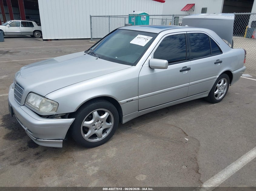 2000 Mercedes-benz C-klasse VIN WDBHA24G4YA836742 IAAI salvage auction — RIGHT FRONT, Salvage (California), sold $125 on 2026-07-28 (photo 2)