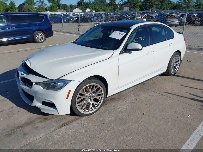 2015 BMW 3er VIN WBA3B9G58FNR92877 IAAI salvage auction — FRONT END, Salvage Title, sold $4,050 on 2026-08-14 (photo 2)