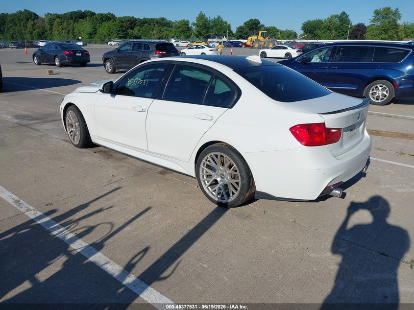 2015 BMW 3er VIN WBA3B9G58FNR92877 IAAI salvage auction — FRONT END, Salvage Title, sold $4,050 on 2026-08-14 (photo 3)