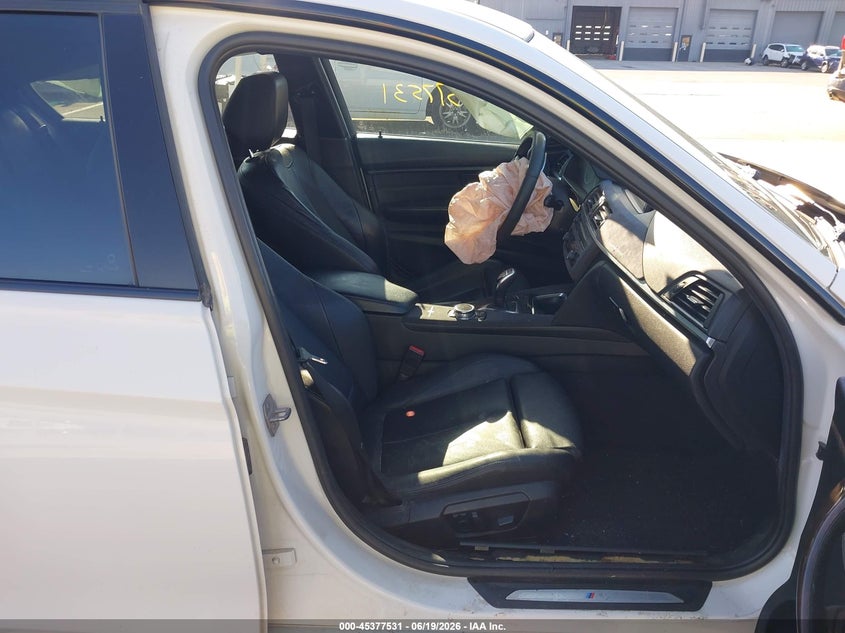 2015 BMW 3er VIN WBA3B9G58FNR92877 IAAI salvage auction — FRONT END, Salvage Title, sold $4,050 on 2026-08-14 (photo 5)