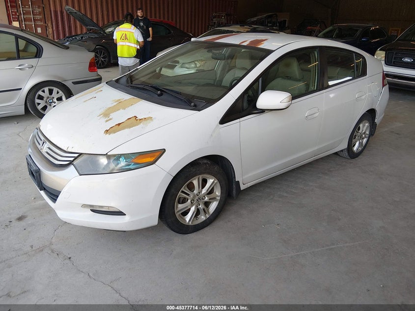 2010 Honda Insight VIN JHMZE2H70AS016645 IAAI salvage auction — VANDALISM, Clear (Tennessee), sold $300 on 2026-07-06 (photo 2)