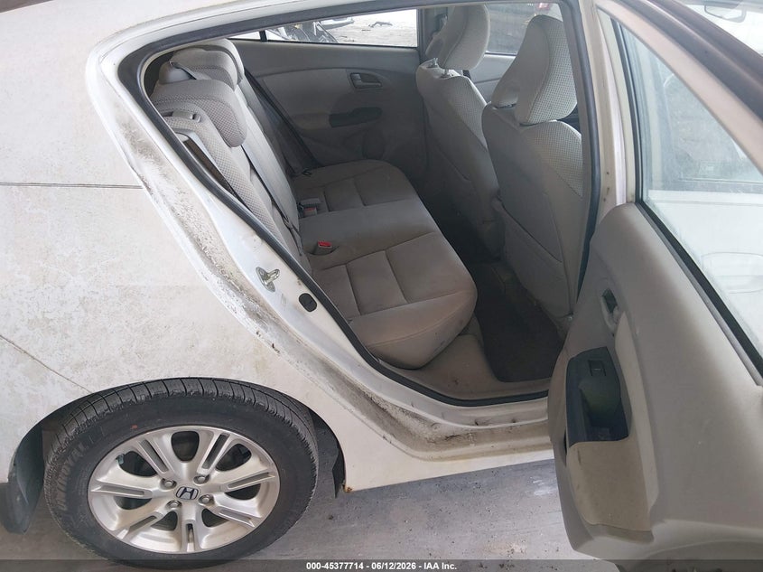 2010 Honda Insight VIN JHMZE2H70AS016645 IAAI salvage auction — VANDALISM, Clear (Tennessee), sold $300 on 2026-07-06 (photo 8)