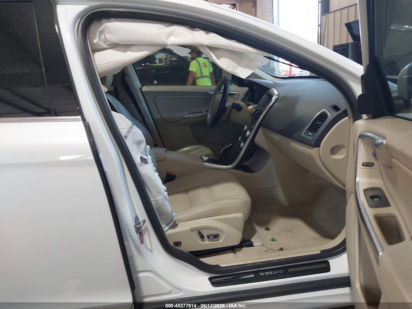 2016 Volvo Xc60 VIN YV440MDK0G2874493 IAAI salvage auction — SIDE, Salvage (North Carolina), sold $1,150 on 2026-07-09 (photo 5)