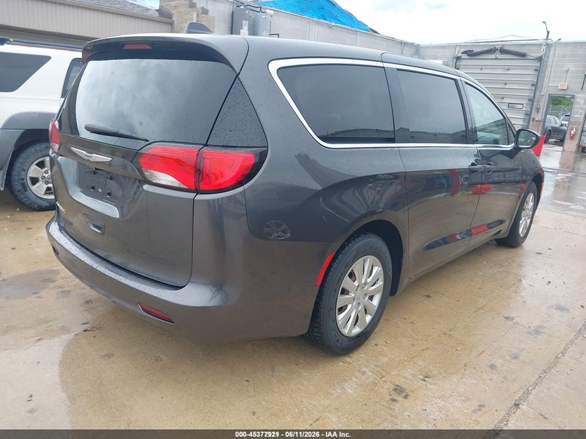 2020 Chrysler Voyager VIN 2C4RC1AG5LR249307 IAAI salvage auction — NORMAL WEAR, Sf97 (Wisconsin), sold $9,200 on 2026-08-11 (photo 4)