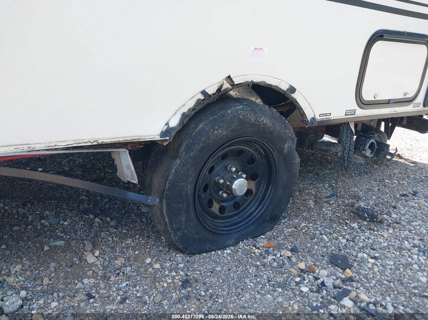2016 Palomino Palomini VIN 4X4TPAT14GN047039 IAAI salvage auction — SIDE, Salvage (Indiana), sold $750 on 2026-07-21 (photo 6)