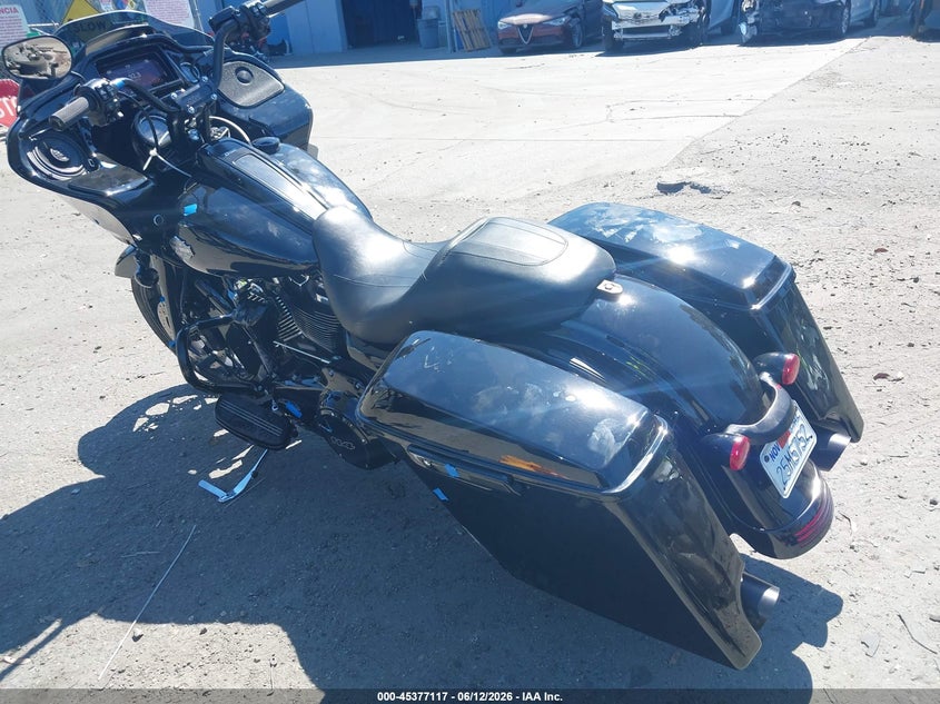 2021 Harley-davidson Road glide VIN 1HD1KTP25MB675004 IAAI salvage auction — LEFT FRONT, Salvage Title, sold $8,300 on 2026-07-15 (photo 3)