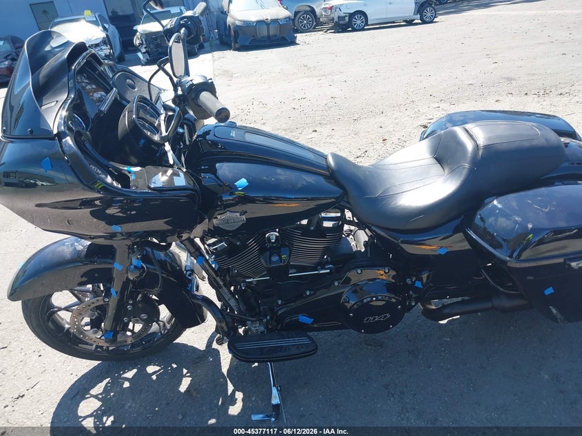 2021 Harley-davidson Road glide VIN 1HD1KTP25MB675004 IAAI salvage auction — LEFT FRONT, Salvage Title, sold $8,300 on 2026-07-15 (photo 9)