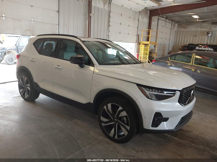 2024 Volvo Xc40 VIN YV4L12UL9R2233173 IAAI salvage auction — LEFT SIDE, Salvage (Michigan), sold $11,100 on 2026-07-28 (photo 1)