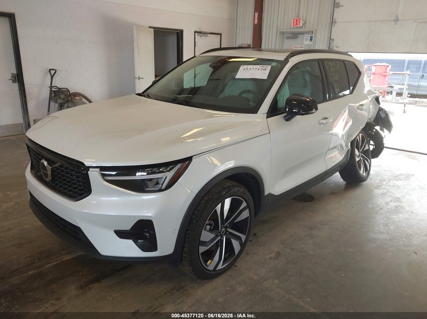2024 Volvo Xc40 VIN YV4L12UL9R2233173 IAAI salvage auction — LEFT SIDE, Salvage (Michigan), sold $11,100 on 2026-07-28 (photo 2)