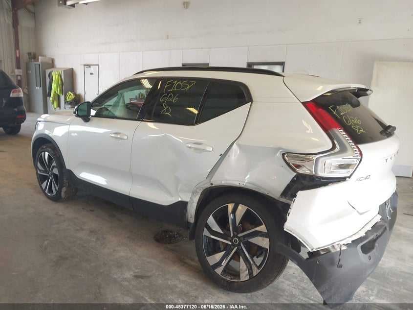 2024 Volvo Xc40 VIN YV4L12UL9R2233173 IAAI salvage auction — LEFT SIDE, Salvage (Michigan), sold $11,100 on 2026-07-28 (photo 3)