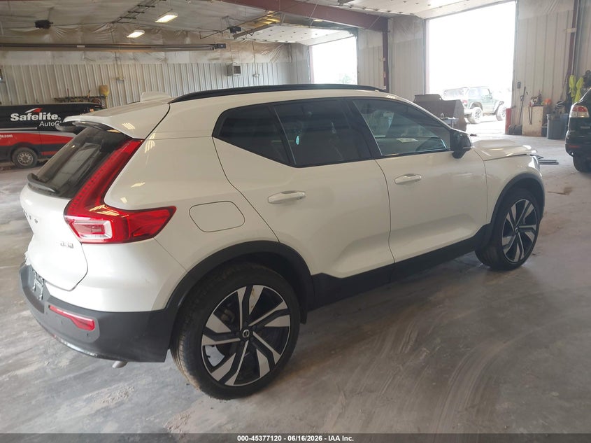 2024 Volvo Xc40 VIN YV4L12UL9R2233173 IAAI salvage auction — LEFT SIDE, Salvage (Michigan), sold $11,100 on 2026-07-28 (photo 4)