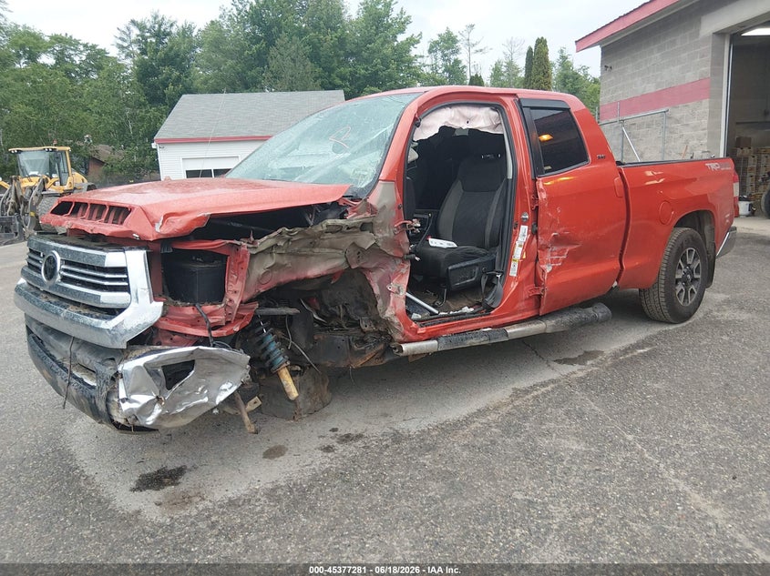 2017 Toyota Tundra VIN 5TFUY5F16HX660313 IAAI salvage auction — SIDE, Salvage Title, sold $3,200 on 2026-07-31 (photo 2)