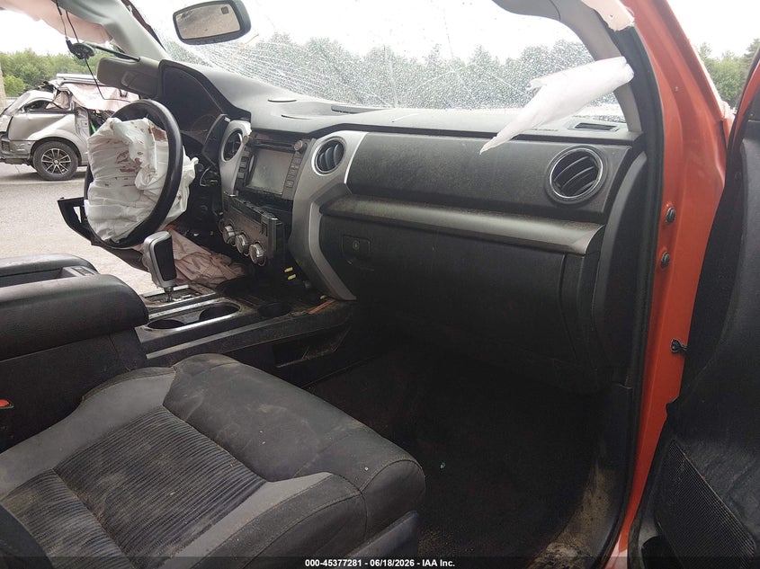 2017 Toyota Tundra VIN 5TFUY5F16HX660313 IAAI salvage auction — SIDE, Salvage Title, sold $3,200 on 2026-07-31 (photo 5)