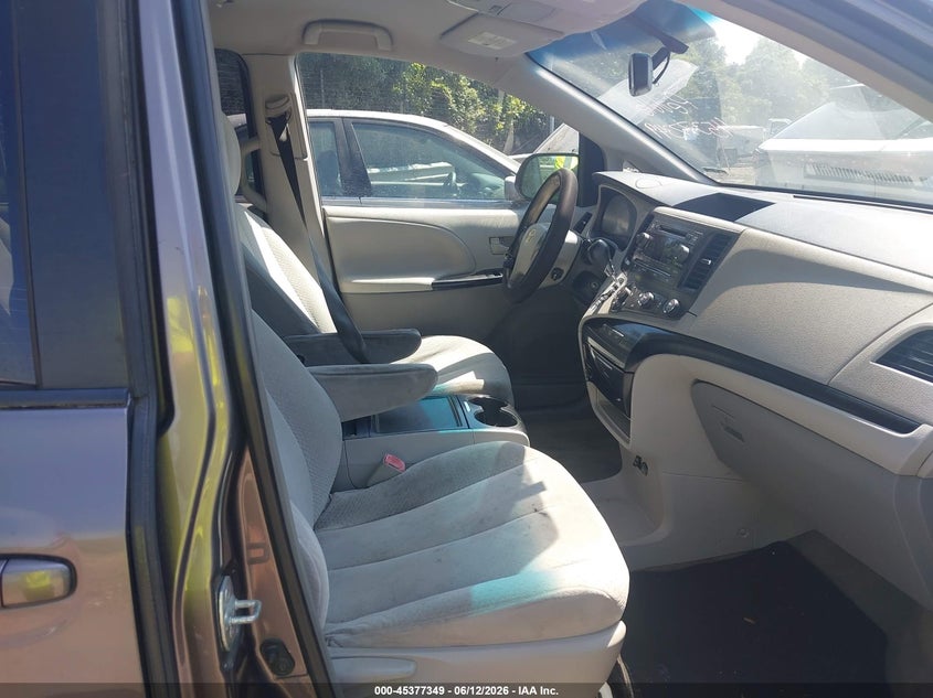 2012 Toyota Sienna VIN 5TDKK3DC9CS188978 IAAI salvage auction — NORMAL WEAR, Clear (North Carolina), sold $2,150 on 2026-07-16 (photo 5)