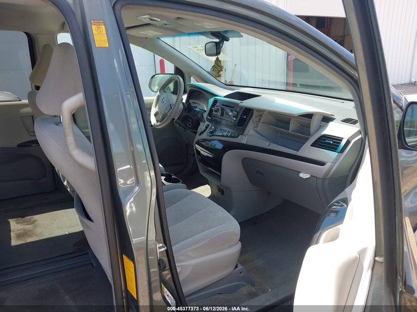 2013 Toyota Sienna VIN 5TDKK3DCXDS358217 IAAI salvage auction — FRONT END, Salvage (Illinois), sold $2,150 on 2026-07-22 (photo 5)