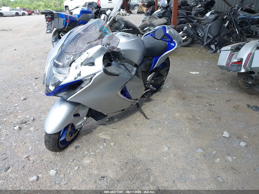 2025 Suzuki VIN JS1EJ11B1S7100508 IAAI salvage auction — SIDE, Salvage Title, sold $3,550 on 2026-07-28 (photo 2)