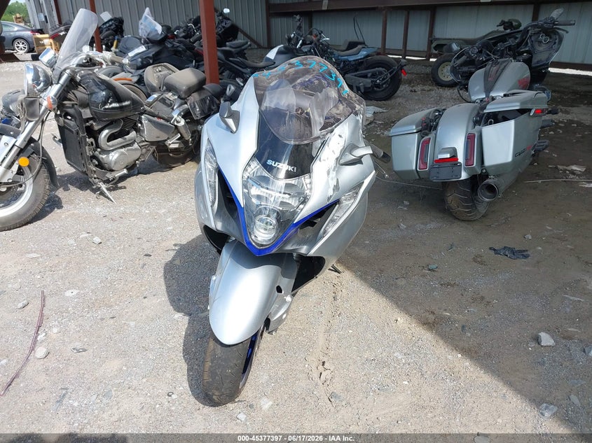 2025 Suzuki VIN JS1EJ11B1S7100508 IAAI salvage auction — SIDE, Salvage Title, sold $3,550 on 2026-07-28 (photo 5)