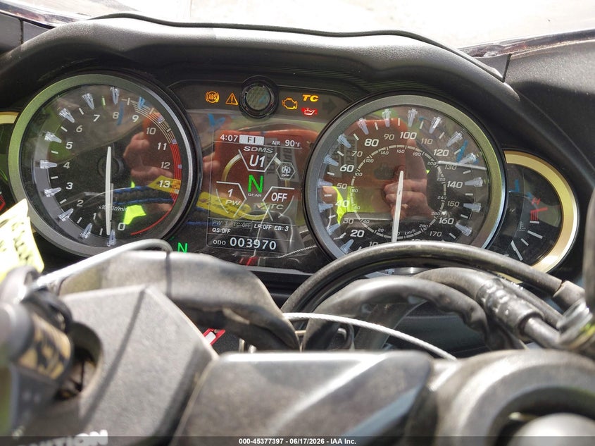 2025 Suzuki VIN JS1EJ11B1S7100508 IAAI salvage auction — SIDE, Salvage Title, sold $3,550 on 2026-07-28 (photo 7)