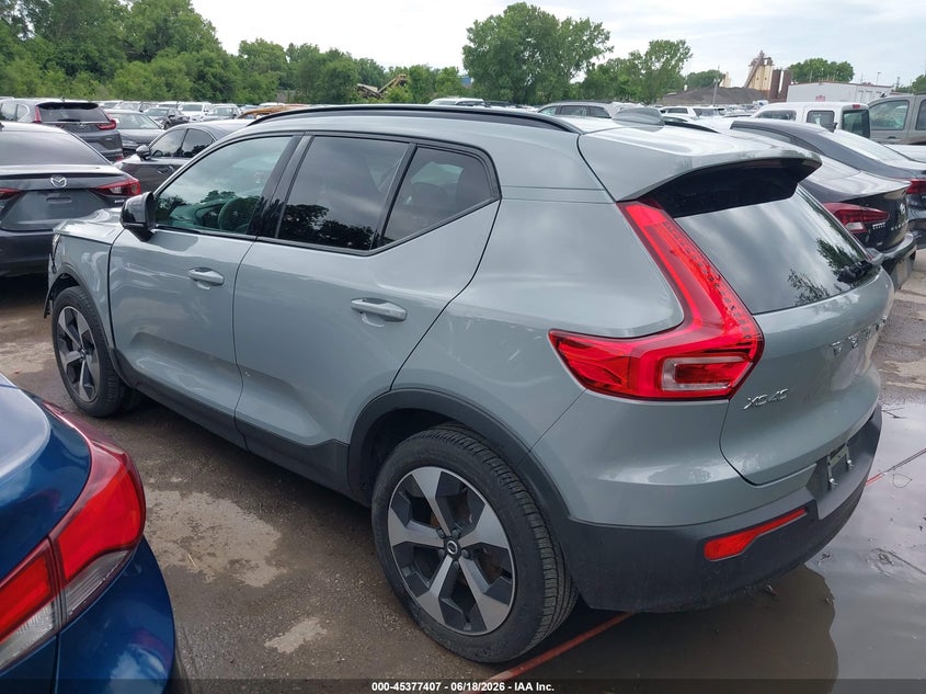 2024 Volvo Xc40 VIN YV4L12UK3R2287818 IAAI salvage auction — RIGHT FRONT, Salvage Title, sold $10,100 on 2026-07-29 (photo 3)